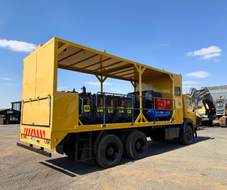 Powerstar crew cab service truck Vdm Sales
