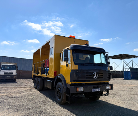 Powerstar crew cab service truck Vdm Sales