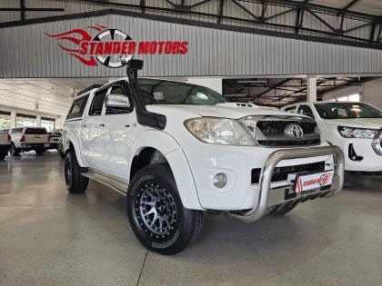 Toyota Hilux 3.0D-4D Double Cab Raider Stander Motors