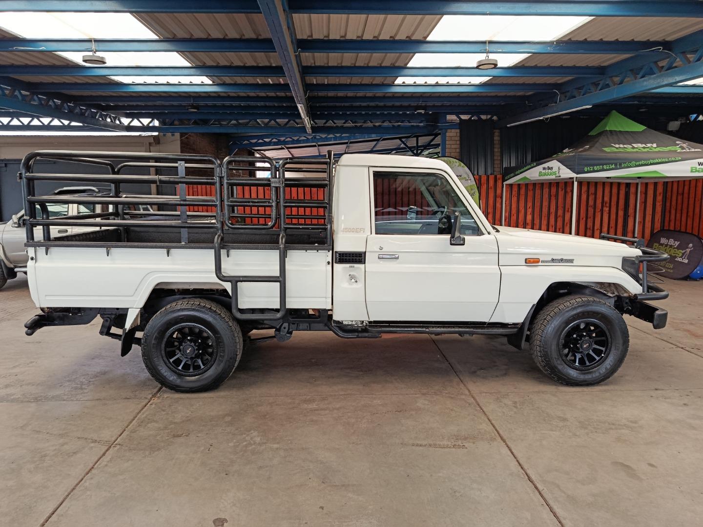 Toyota Land Cruiser 70 4.5l We Buy Bakkies