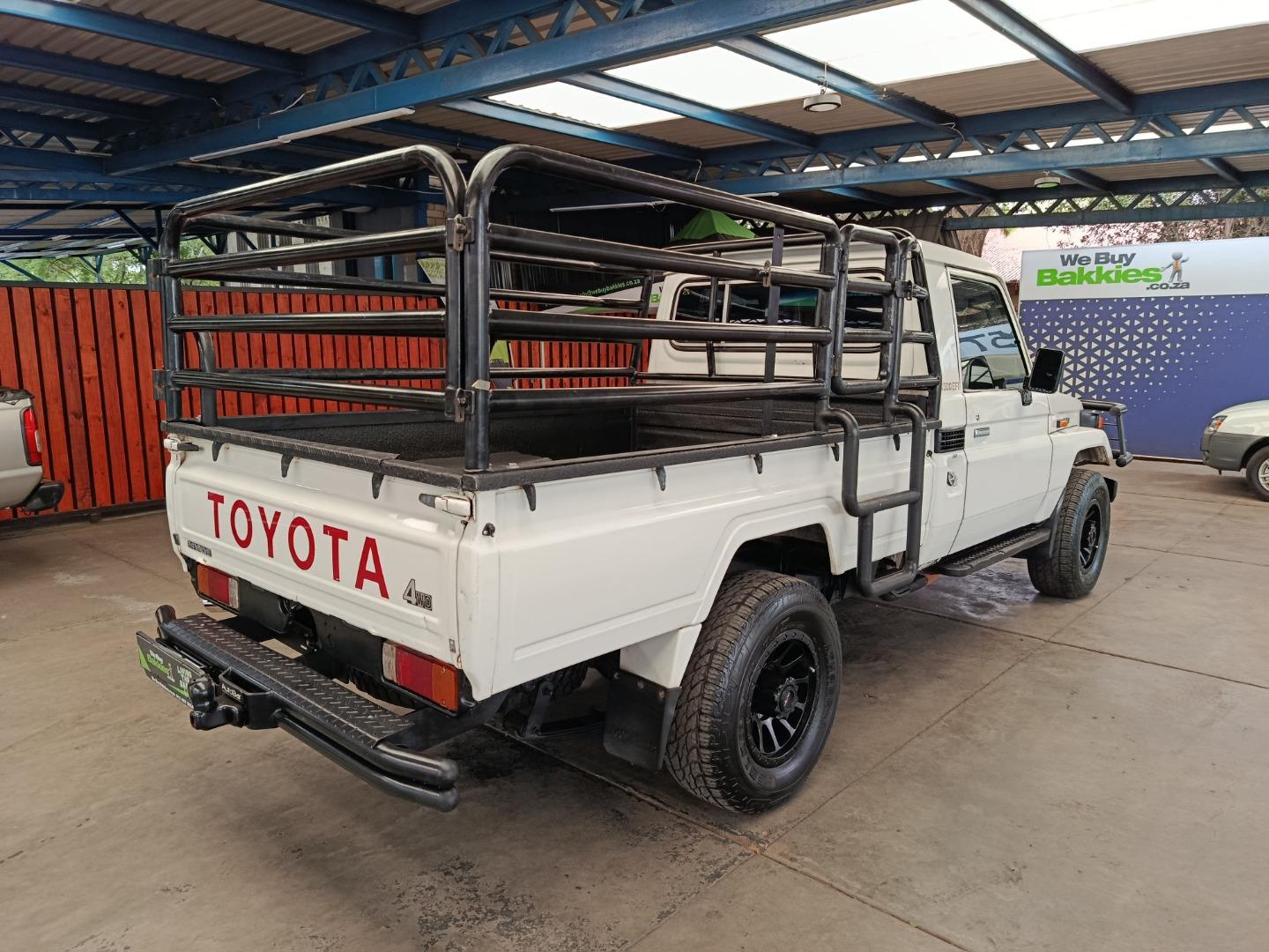 Toyota Land Cruiser 70 4.5l We Buy Bakkies