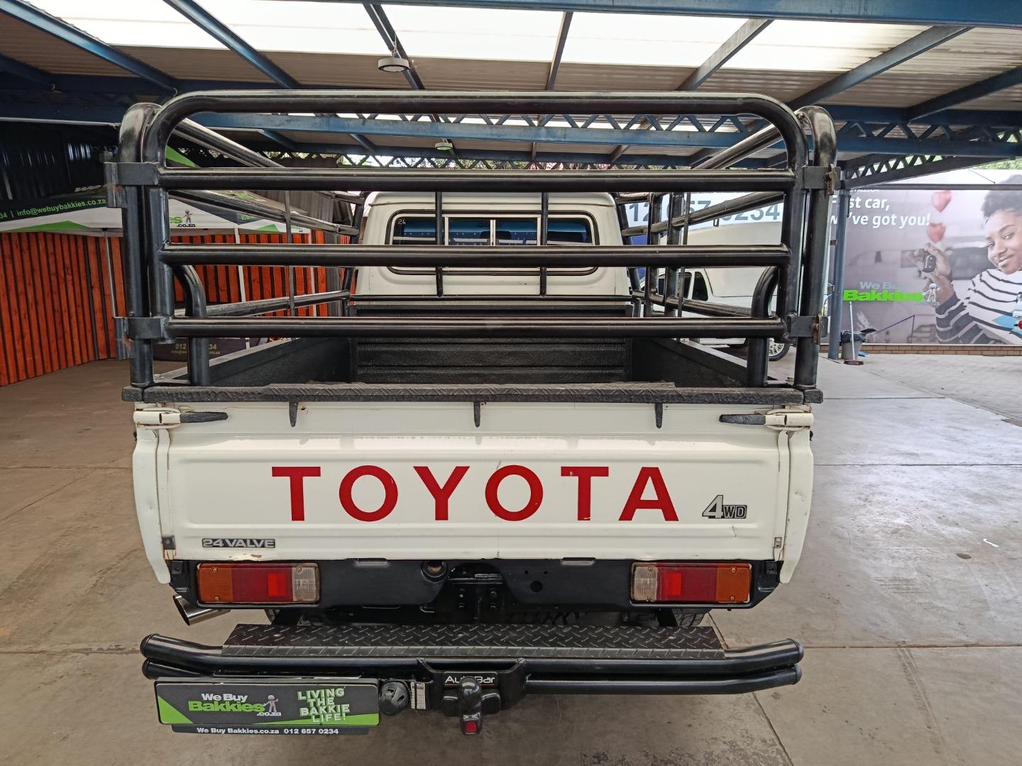 Toyota Land Cruiser 70 4.5l We Buy Bakkies