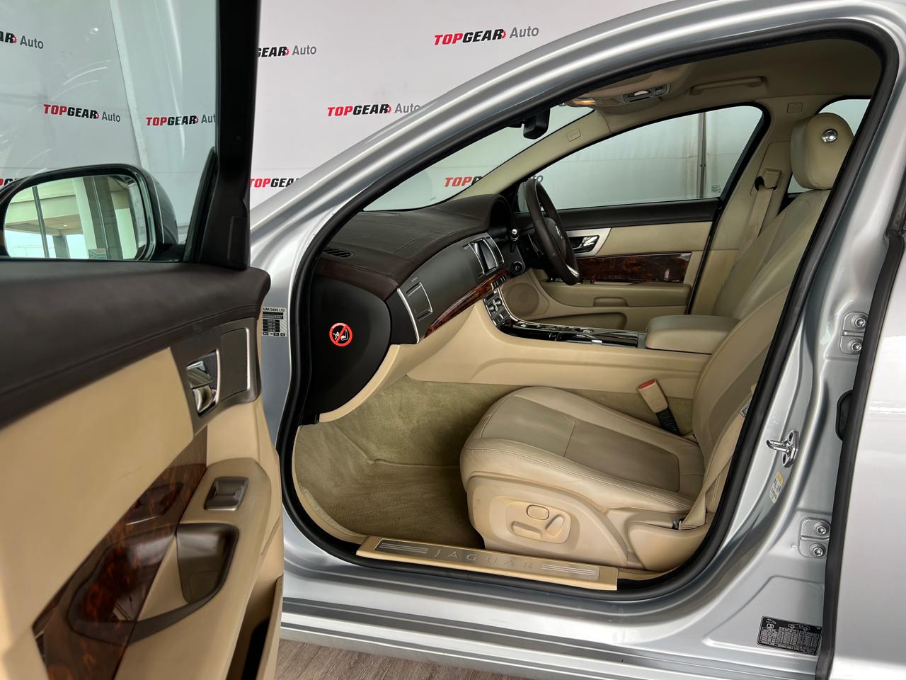 Jaguar XF 3.0 Premium Luxury Top Gear Auto