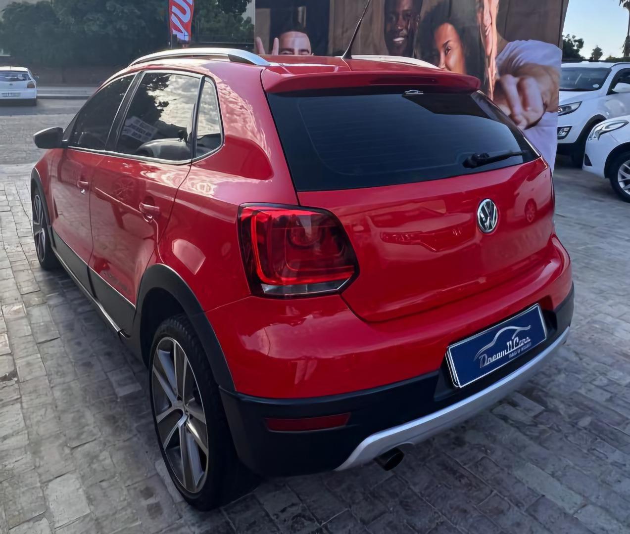 Volkswagen Cross Polo 1.6TDI Comfortline Dream 11 Cars