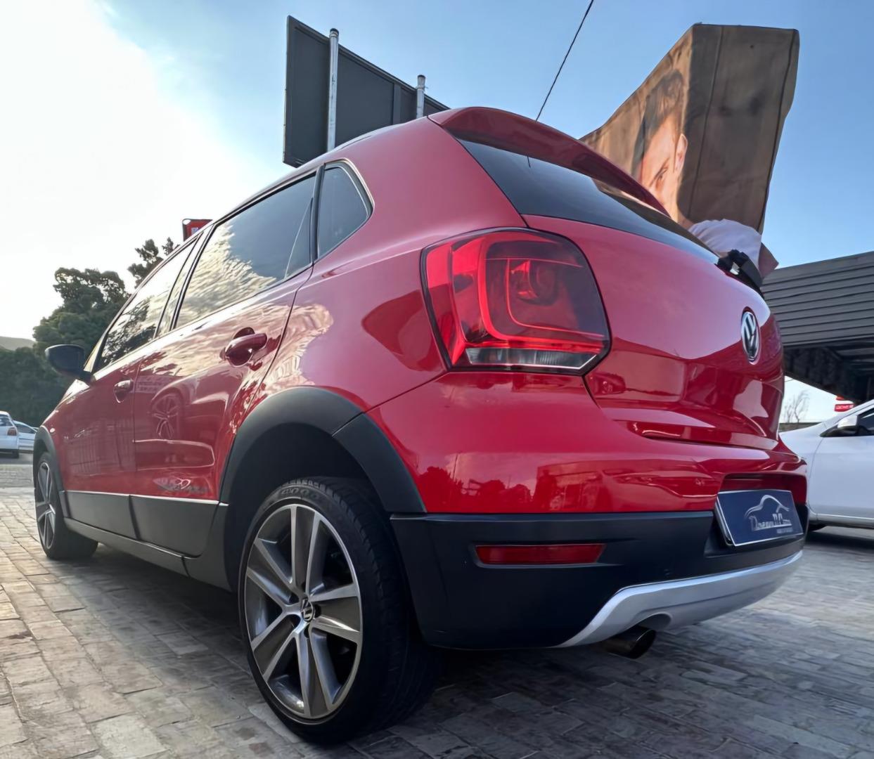 Volkswagen Cross Polo 1.6TDI Comfortline Dream 11 Cars