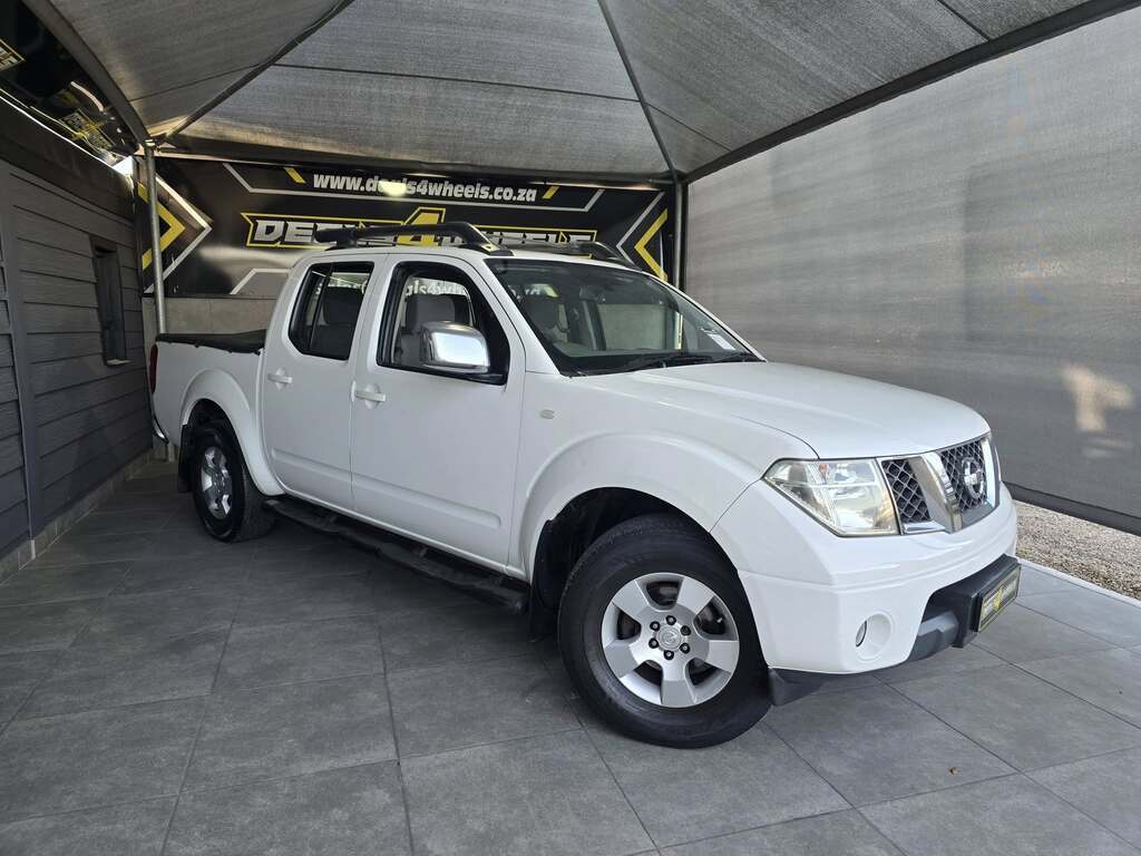 Nissan Navara 2.5dCi Double Cab LE Deals 4 Wheels