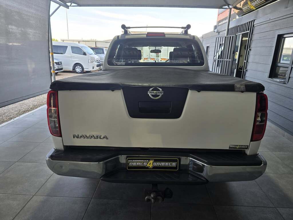 Nissan Navara 2.5dCi Double Cab LE Deals 4 Wheels