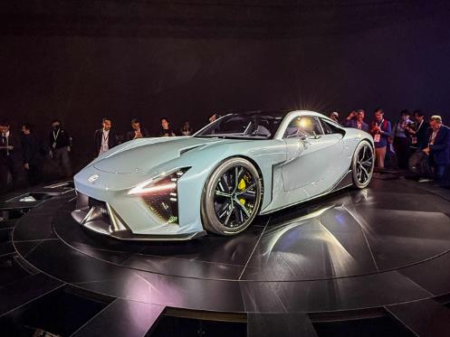 Lexus Reinvents the LS