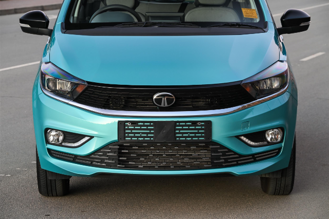 The integrated fog lamps are useful in city smog or unpredictable weather.