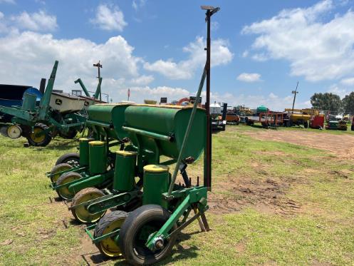 John Deere 7000 4 Row Planter  for sale