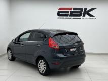 Ford Fiesta 5-door 1.4 Ambiente Ebk Auto Dealers LA Rochelle