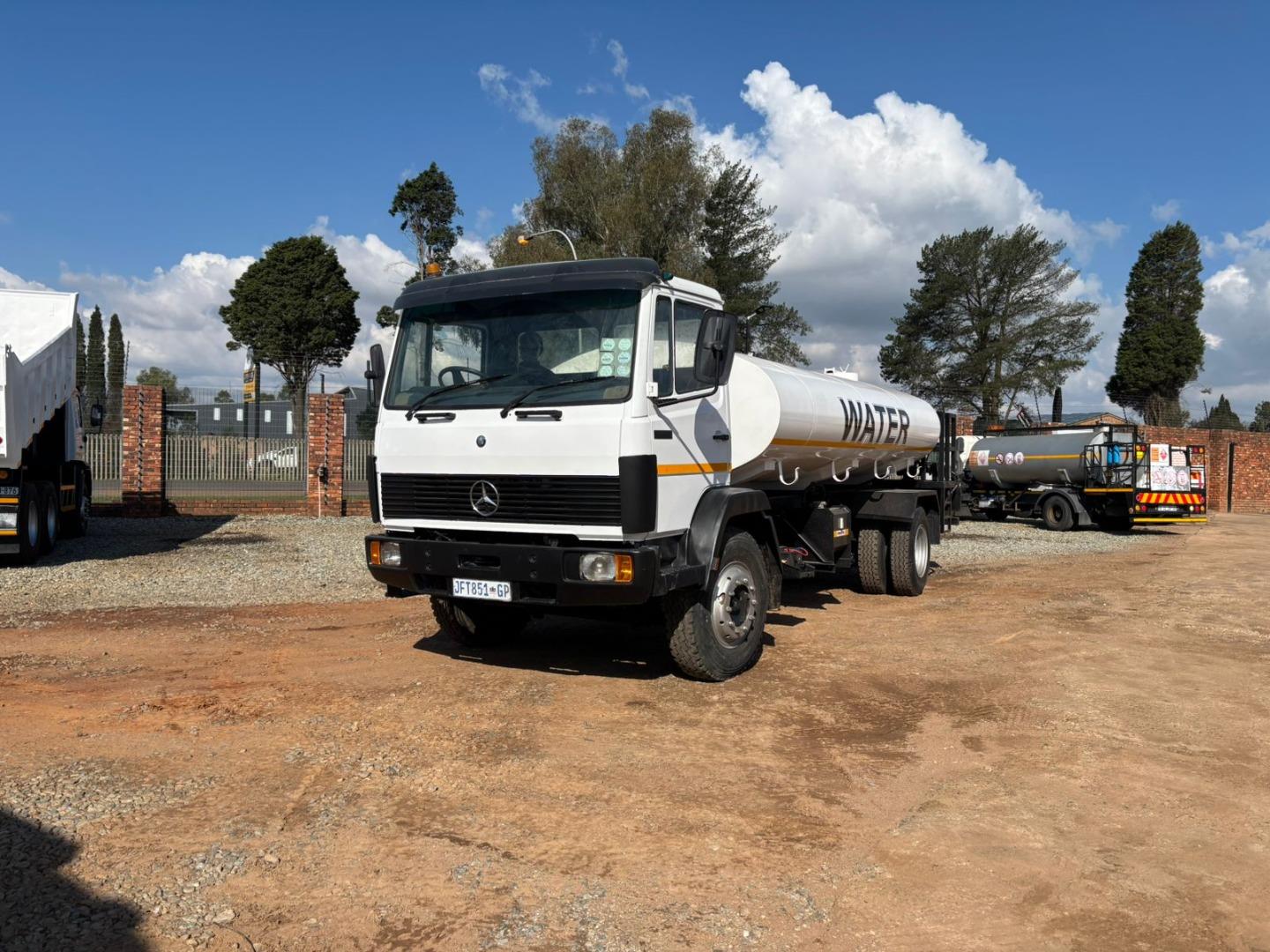 Mercedes-Benz ECONOLINER 10 000L WATER TANKER Rokon Truck and Plant Sales