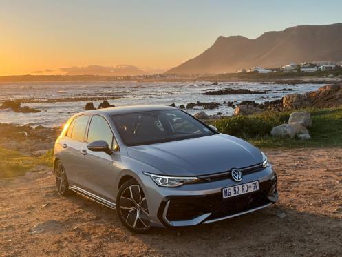 Volkswagen Golf 1.4 TSI R-Line Plus (2025) Quick Review