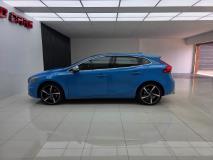Volvo V40 D3 R-Design Squad Cars