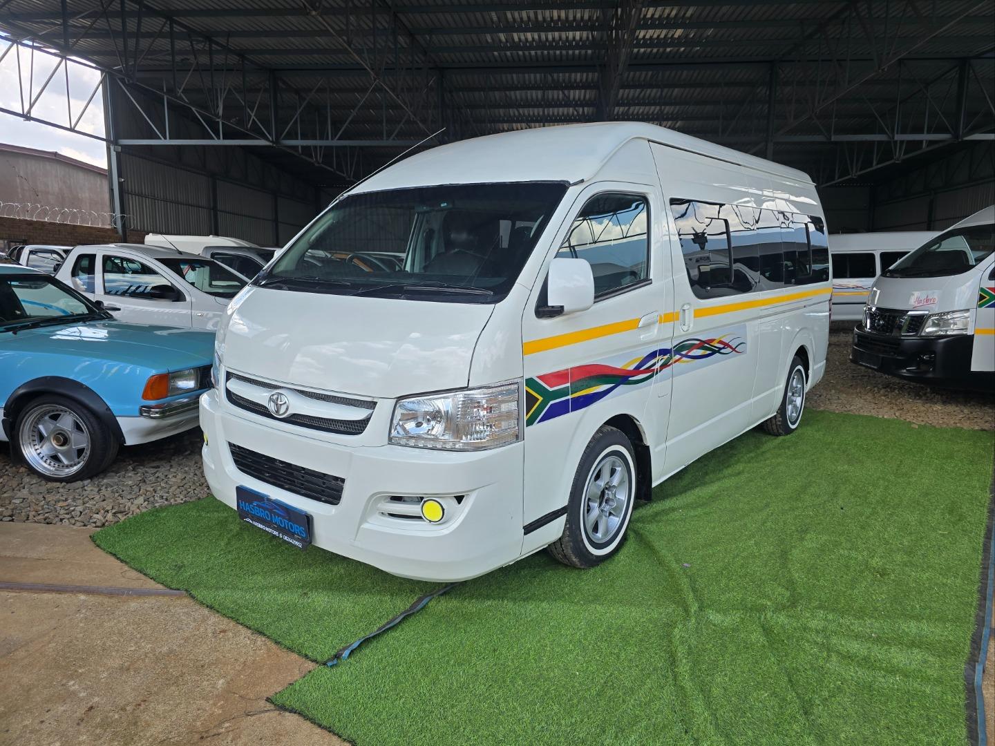 2020 Toyota Quantum 2.8 SLWB Bus 14-Seater GL