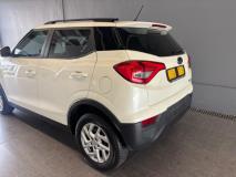Mahindra XUV300 1.2T W6 Platina Motor Group