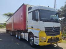 Henred Freuhauf SUPERLINK Tautliner United Truck Centre