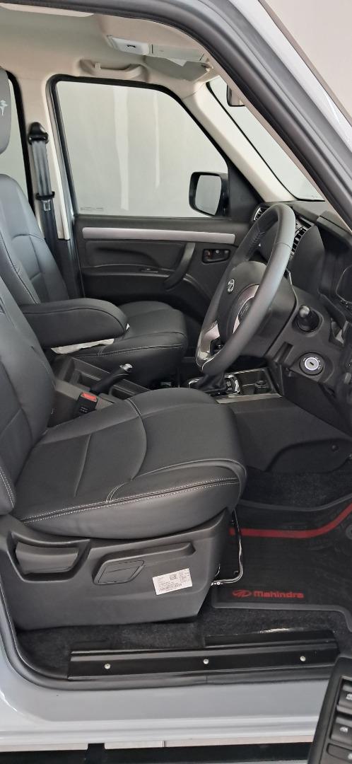 Mahindra Pik Up 2.2CRDe Double Cab 4x4 S11 Karoo Storm Mahindra Centurion