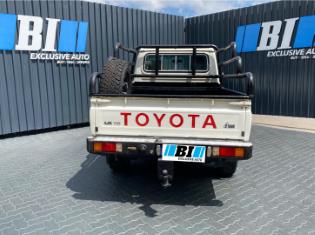 2015 Toyota Land Cruiser 79 4.5D-4D LX V8 for sale
