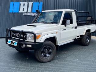 2015 Toyota Land Cruiser 79 4.5D-4D LX V8 for sale