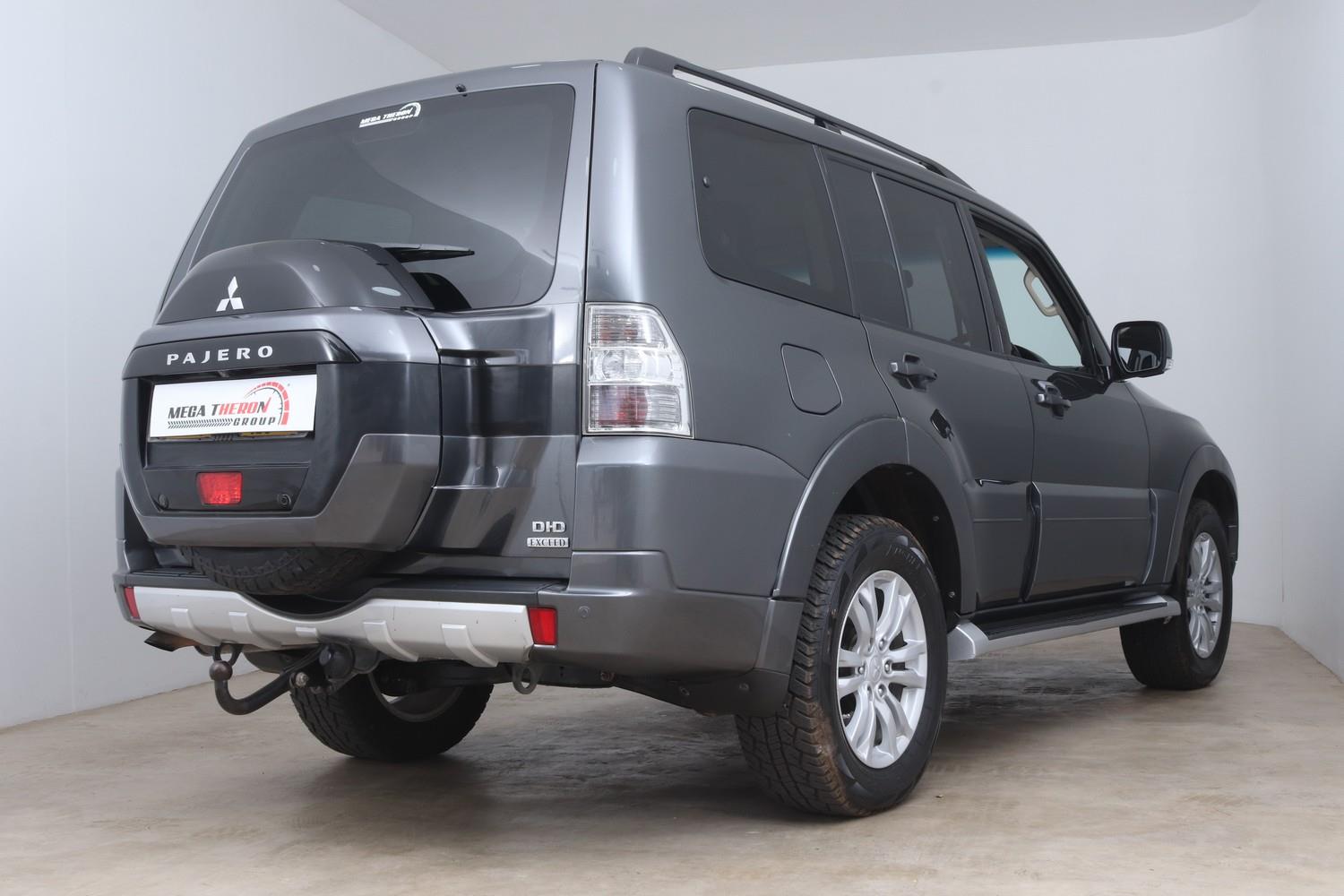 Mitsubishi Pajero 5-Door 3.2DI-D GLS Exceed Mega Theron Traders