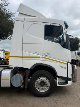 2024 Volvo FH440 TRUCK TRACTOR for sale