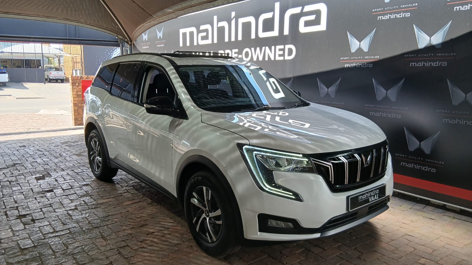 2024 Mahindra XUV700 2.0T AX5 for sale
