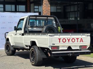 2010 Toyota Land Cruiser 79 4.0 V6 for sale