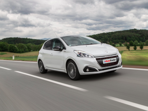 How to replace the car battery on a Peugeot 208 