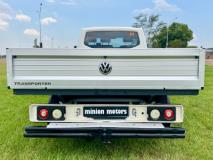 Volkswagen Transporter 2.0TDi Minion Motors