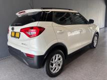 Mahindra XUV300 1.2T W6 Platina Motor Group