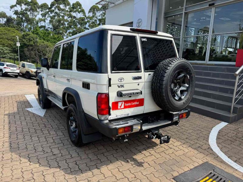 Toyota Land Cruiser 76 2.8GD-6 Station Wagon VX for sale in