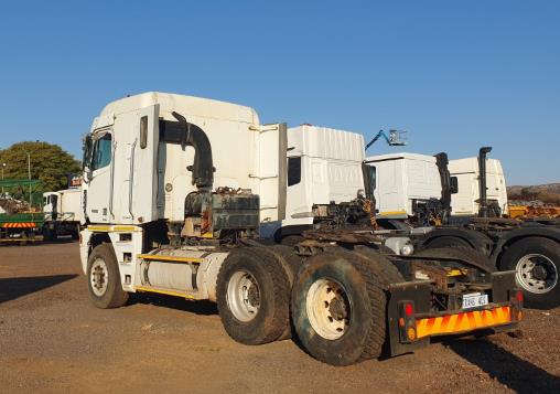 Freightliner ARGOSY Trans Wes Afslaers