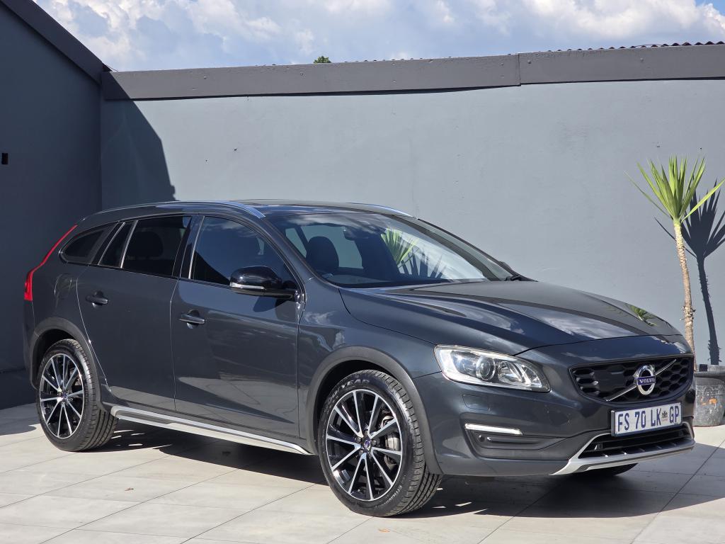 2017 Volvo V60 Cross Country for sale on 5DayDeals South Africa