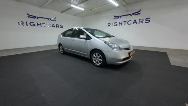 Toyota Prius HSD Right Cars