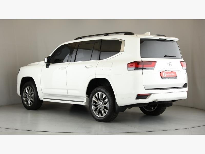 Toyota Land Cruiser 300 3.3D ZX for sale in Sandton - ID: 28405229