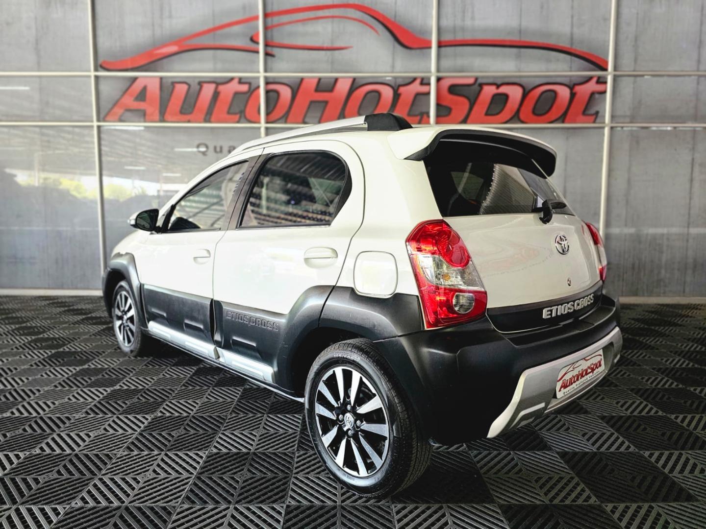 Toyota Etios Cross 1.5 Xs AutoHotSpot