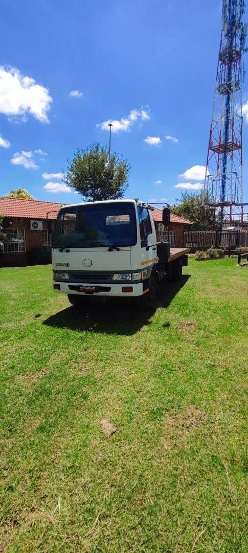 Hino Ranger 9-136 ROLL BACK Salaamat Motors