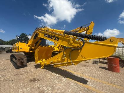 Komatsu PC220-8 excavator Pomona Road Truck Sales