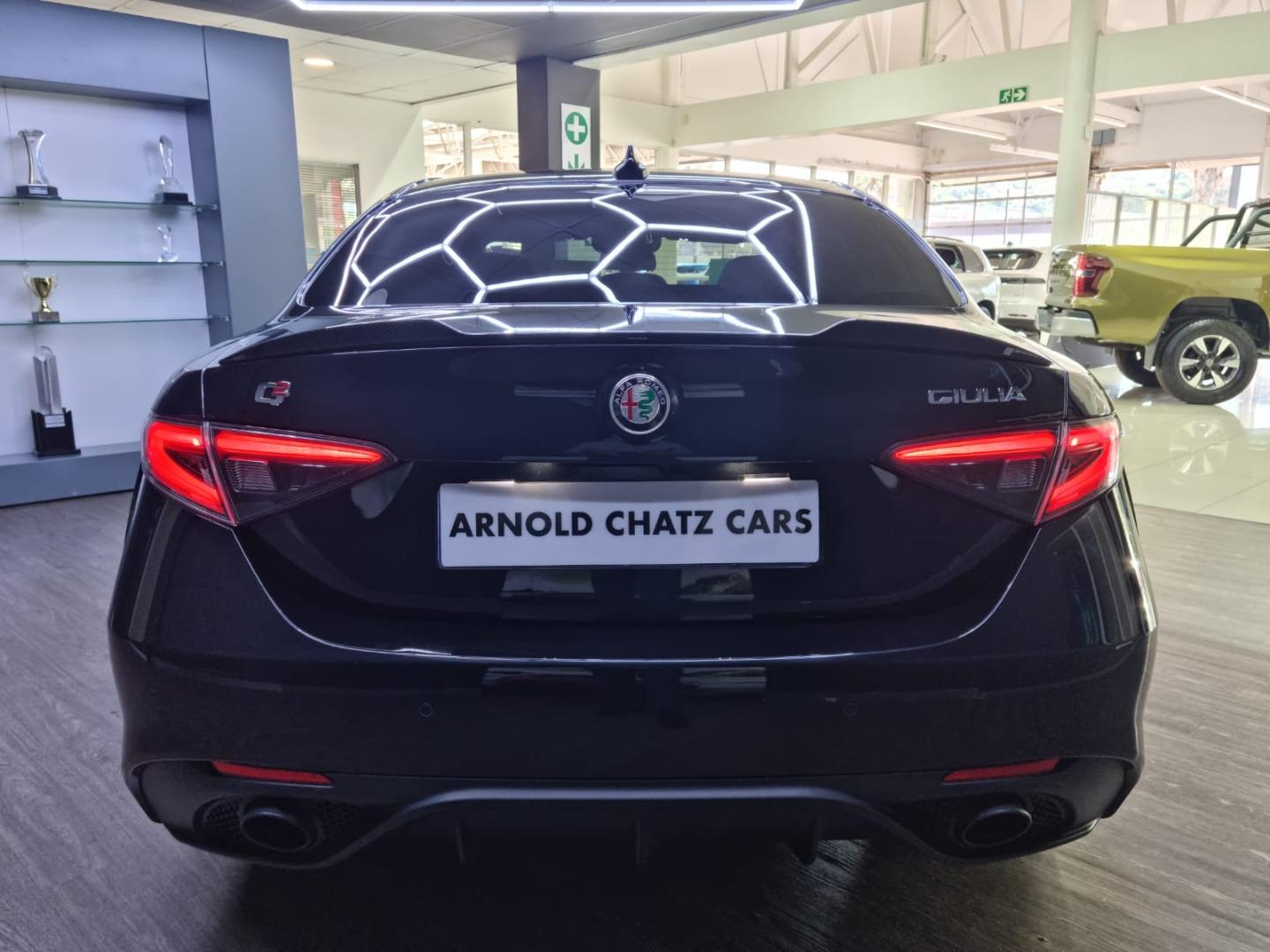 Alfa Romeo Giulia 2.0T Veloce Arnold Chatz Cars