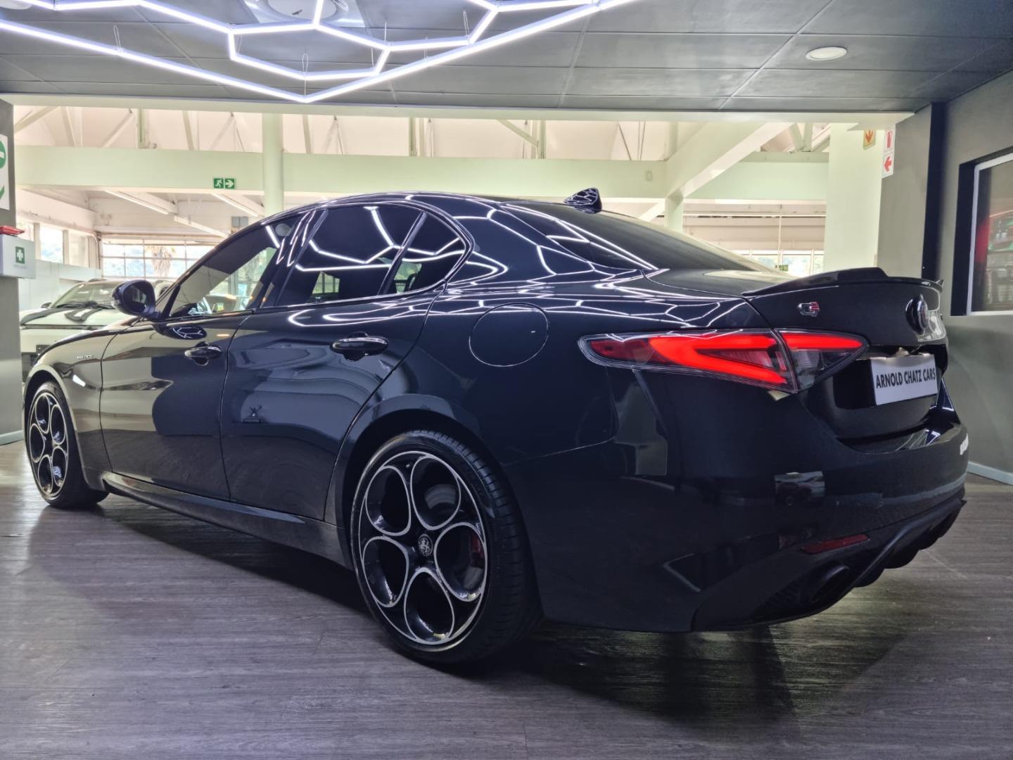 Alfa Romeo Giulia 2.0T Veloce Arnold Chatz Cars