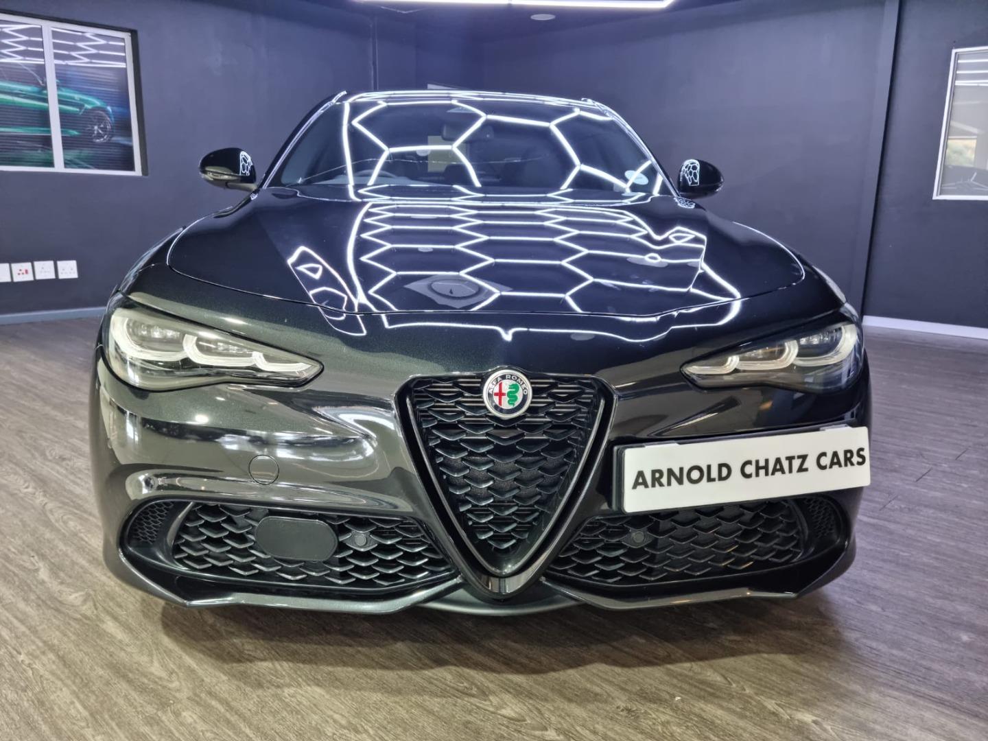 Alfa Romeo Giulia 2.0T Veloce Arnold Chatz Cars