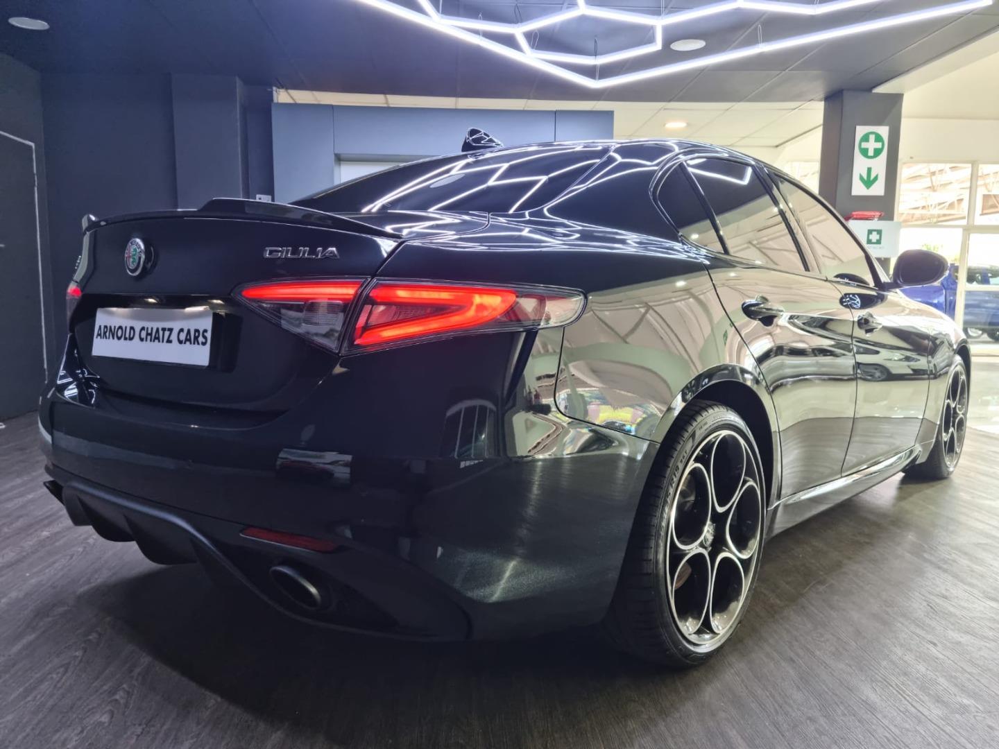 Alfa Romeo Giulia 2.0T Veloce Arnold Chatz Cars