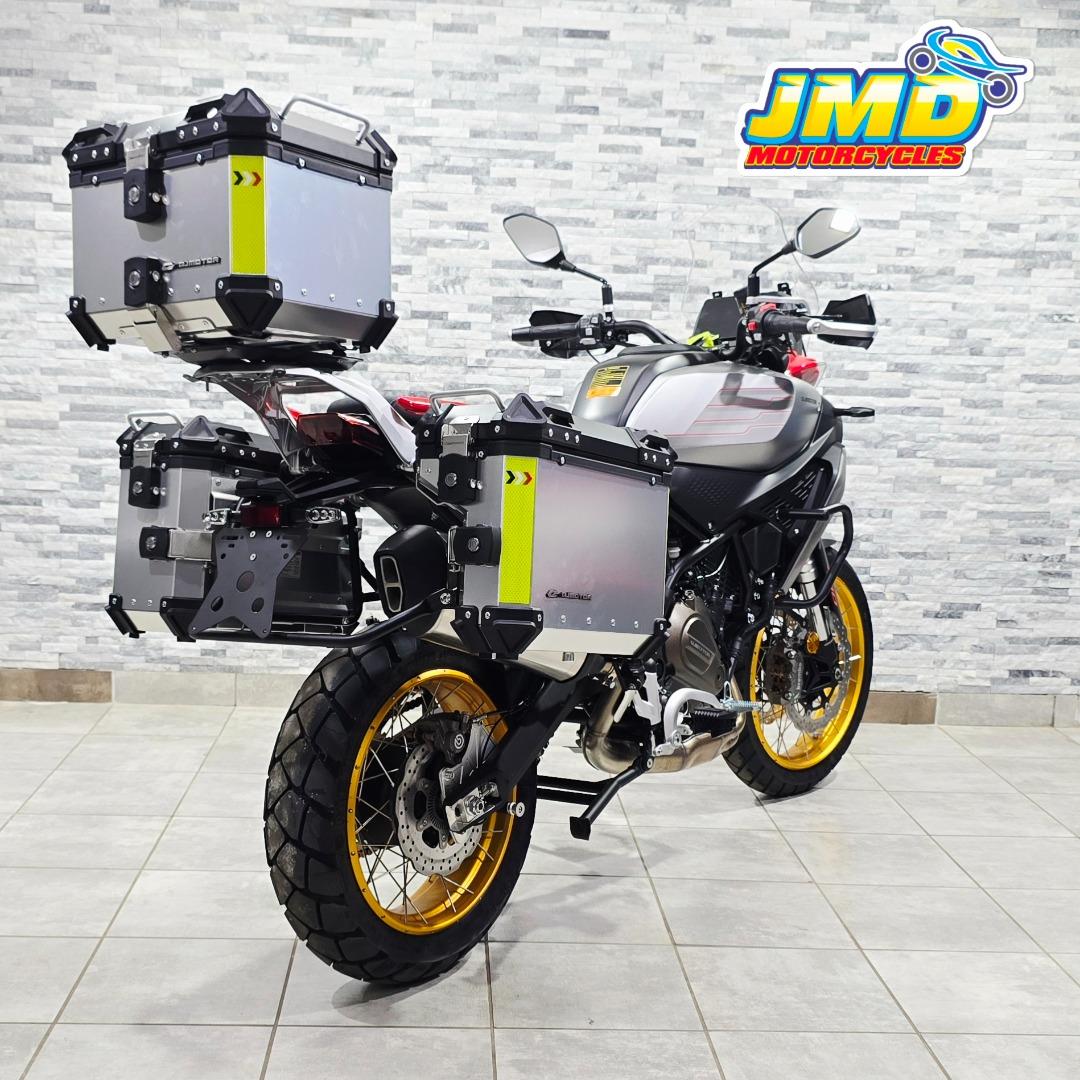 QJ Motor SRT 700 SX