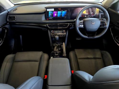 2025 Mahindra XUV700 2.0T AX5 for sale