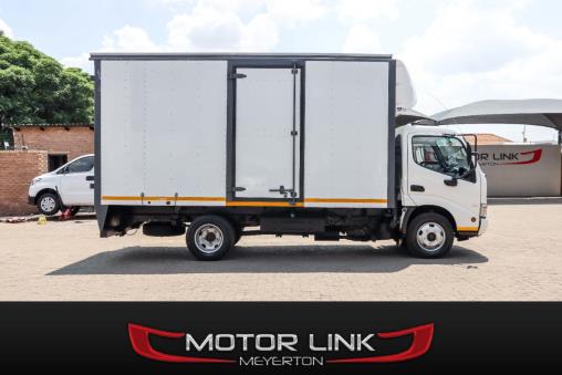 2017 Hino 300 Series 614 LWB F/C C/C for sale