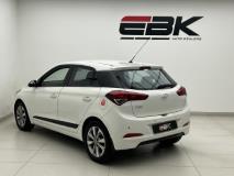 Hyundai i20 1.4 Fluid Auto Ebk Auto Dealers LA Rochelle
