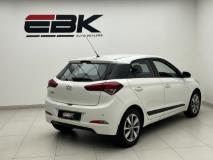 Hyundai i20 1.4 Fluid Auto Ebk Auto Dealers LA Rochelle