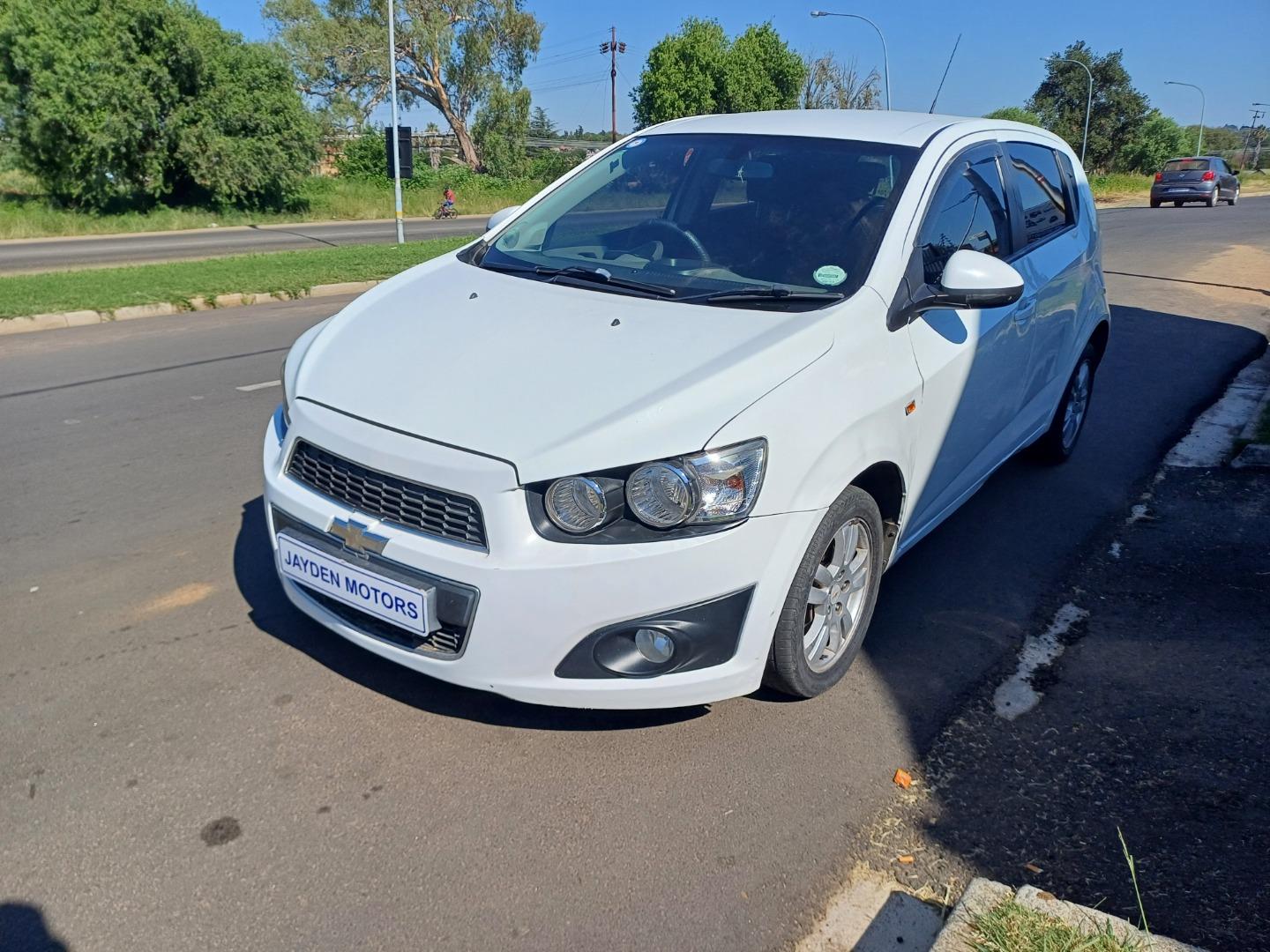 Chevrolet Sonic Hatch 1.6 LS Jayden Motors