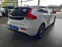 Volvo V40 D3 Inscription Gys Pitzer Motors Lindo Park